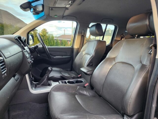 Черный Ниссан Навара, объемом двигателя 2.5 л и пробегом 101 тыс. км за 7915 $, фото 18 на Automoto.ua