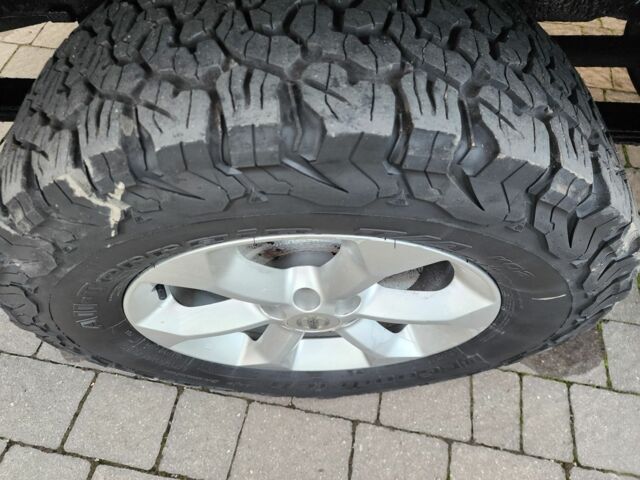 Черный Ниссан Навара, объемом двигателя 2.5 л и пробегом 101 тыс. км за 7915 $, фото 23 на Automoto.ua