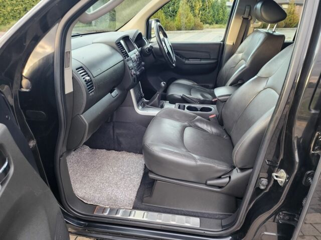 Черный Ниссан Навара, объемом двигателя 2.5 л и пробегом 101 тыс. км за 7915 $, фото 17 на Automoto.ua