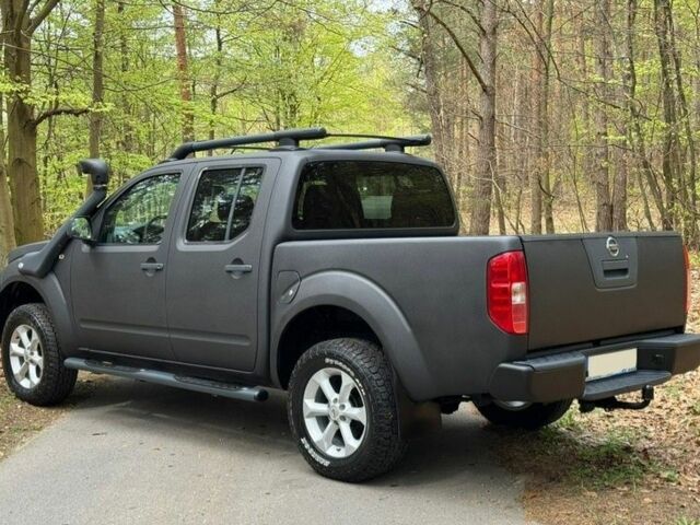 Черный Ниссан Навара, объемом двигателя 2.5 л и пробегом 339 тыс. км за 4500 $, фото 4 на Automoto.ua