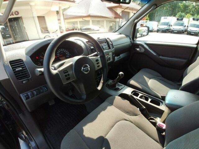 Черный Ниссан Навара, объемом двигателя 2.5 л и пробегом 339 тыс. км за 4500 $, фото 10 на Automoto.ua