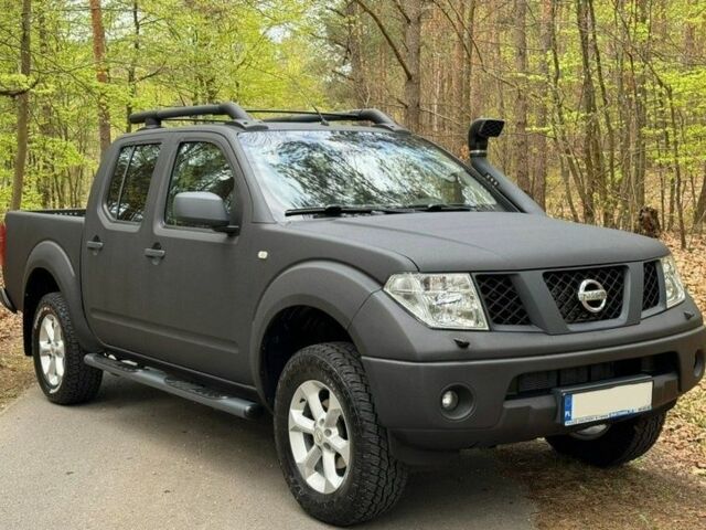 Черный Ниссан Навара, объемом двигателя 2.5 л и пробегом 339 тыс. км за 4500 $, фото 1 на Automoto.ua