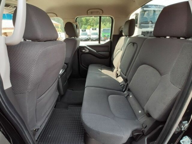 Черный Ниссан Навара, объемом двигателя 2.5 л и пробегом 339 тыс. км за 4500 $, фото 19 на Automoto.ua