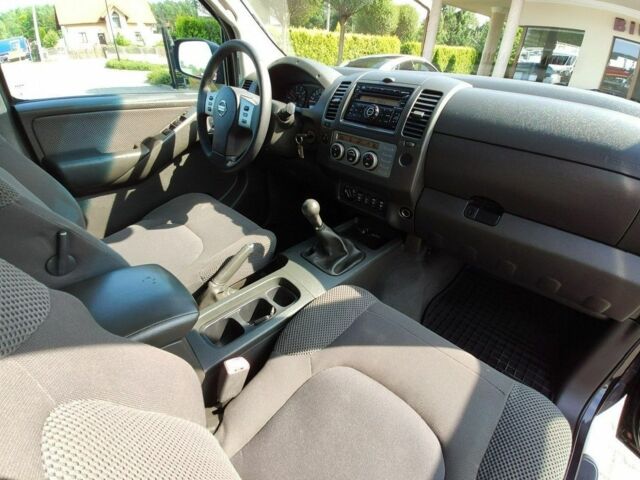 Черный Ниссан Навара, объемом двигателя 2.5 л и пробегом 339 тыс. км за 4500 $, фото 23 на Automoto.ua