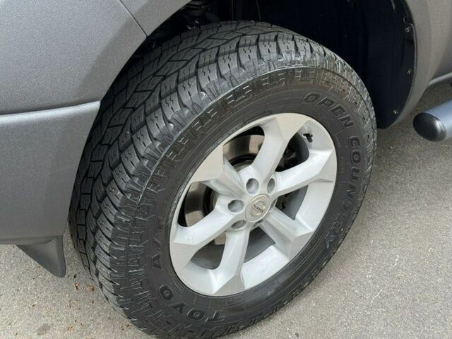 Черный Ниссан Навара, объемом двигателя 2.5 л и пробегом 339 тыс. км за 4500 $, фото 7 на Automoto.ua