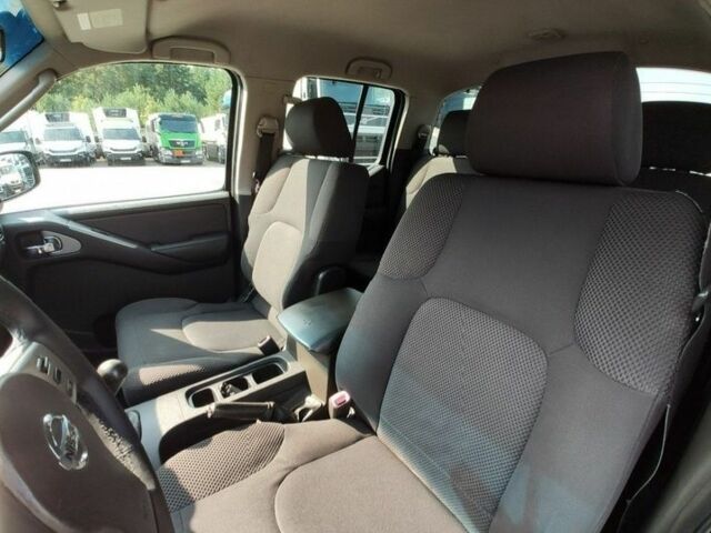 Черный Ниссан Навара, объемом двигателя 2.5 л и пробегом 339 тыс. км за 4500 $, фото 16 на Automoto.ua