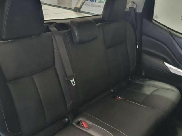 Чорний Ніссан Навара, об'ємом двигуна 2.3 л та пробігом 150 тис. км за 12230 $, фото 4 на Automoto.ua
