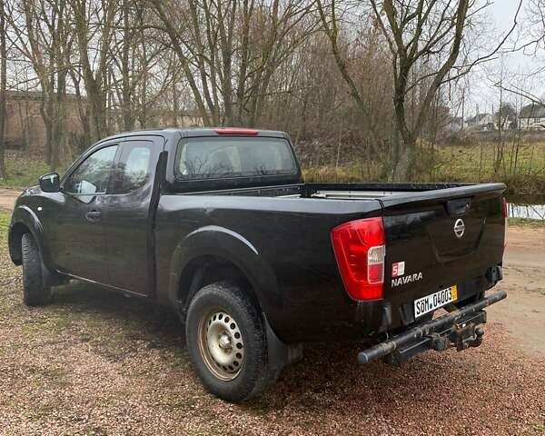 Черный Ниссан Навара, объемом двигателя 2.5 л и пробегом 165 тыс. км за 12378 $, фото 2 на Automoto.ua