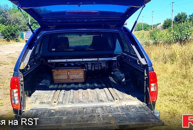 Ниссан Навара 2009 в Изюме на Automoto.ua Черный Ниссан Навара, объемом двигателя 2.5 л и пробегом 212 тыс. км за 5500 $, фото 3 на Automoto.ua