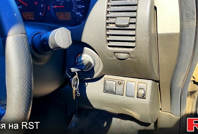 Ниссан Навара 2009 в Изюме на Automoto.ua Черный Ниссан Навара, объемом двигателя 2.5 л и пробегом 212 тыс. км за 5500 $, фото 4 на Automoto.ua