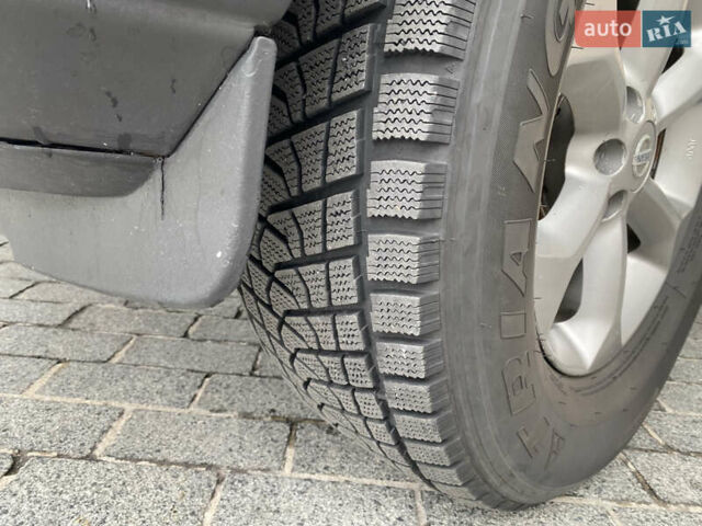 Фиолетовый Ниссан Навара, объемом двигателя 2.49 л и пробегом 201 тыс. км за 12500 $, фото 45 на Automoto.ua