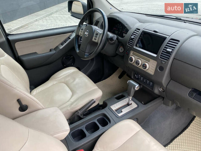 Фиолетовый Ниссан Навара, объемом двигателя 2.49 л и пробегом 201 тыс. км за 12500 $, фото 41 на Automoto.ua