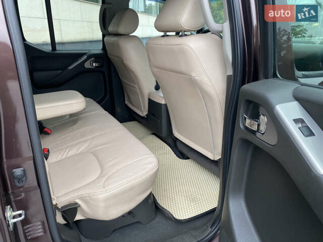 Фиолетовый Ниссан Навара, объемом двигателя 2.49 л и пробегом 201 тыс. км за 12500 $, фото 33 на Automoto.ua