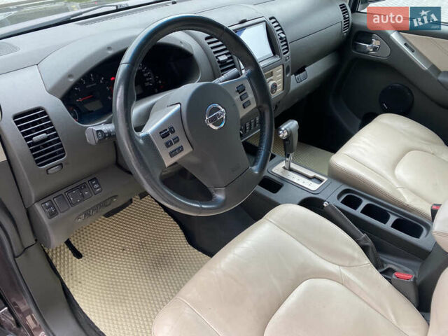 Фиолетовый Ниссан Навара, объемом двигателя 2.49 л и пробегом 201 тыс. км за 12500 $, фото 18 на Automoto.ua