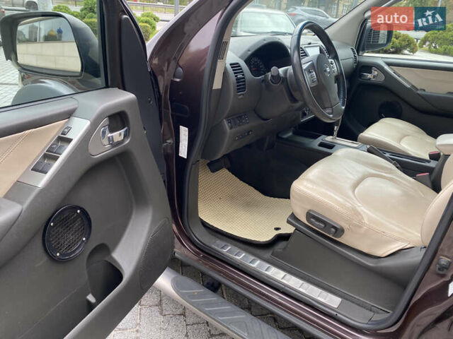 Фиолетовый Ниссан Навара, объемом двигателя 2.49 л и пробегом 201 тыс. км за 12500 $, фото 17 на Automoto.ua