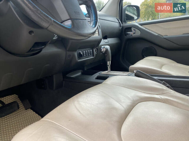 Фиолетовый Ниссан Навара, объемом двигателя 2.49 л и пробегом 201 тыс. км за 12500 $, фото 23 на Automoto.ua