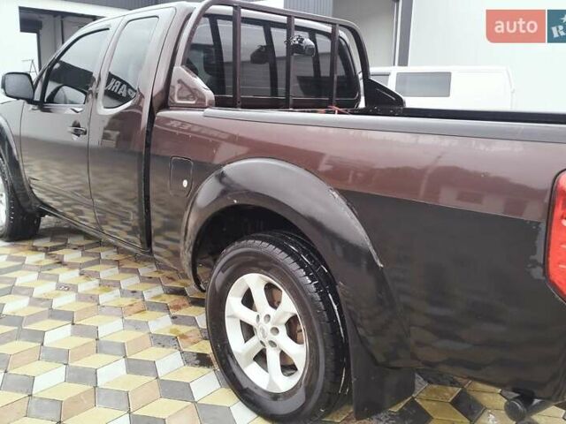 Коричневый Ниссан Навара, объемом двигателя 2.49 л и пробегом 218 тыс. км за 15000 $, фото 3 на Automoto.ua