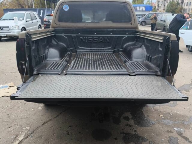 Коричневый Ниссан Навара, объемом двигателя 2.5 л и пробегом 160 тыс. км за 6800 $, фото 4 на Automoto.ua