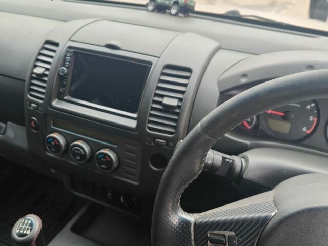 Коричневый Ниссан Навара, объемом двигателя 2.5 л и пробегом 160 тыс. км за 6800 $, фото 8 на Automoto.ua