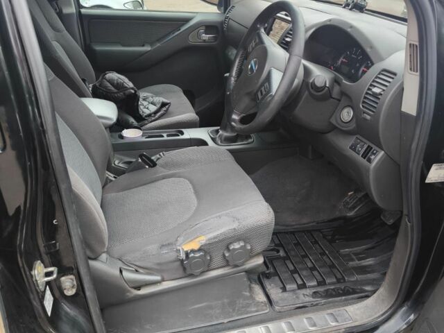 Коричневый Ниссан Навара, объемом двигателя 2.5 л и пробегом 160 тыс. км за 6800 $, фото 5 на Automoto.ua