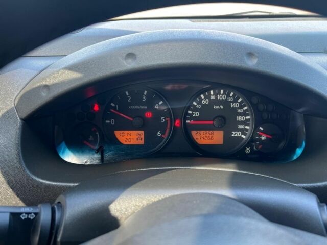 Ниссан Навара, объемом двигателя 2.5 л и пробегом 352 тыс. км за 8200 $, фото 7 на Automoto.ua