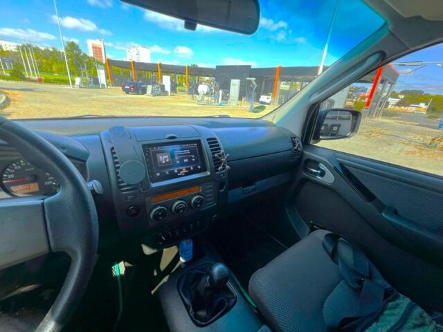 Ниссан Навара, объемом двигателя 2.5 л и пробегом 352 тыс. км за 8200 $, фото 11 на Automoto.ua