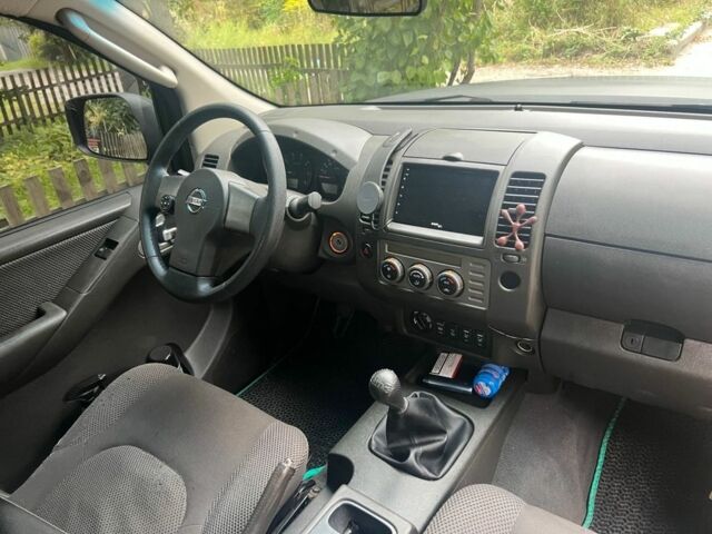 Ниссан Навара, объемом двигателя 2.5 л и пробегом 352 тыс. км за 8200 $, фото 14 на Automoto.ua