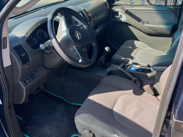 Ниссан Навара, объемом двигателя 2.5 л и пробегом 352 тыс. км за 8200 $, фото 8 на Automoto.ua