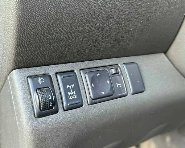 Ніссан Навара, об'ємом двигуна 2.5 л та пробігом 282 тис. км за 12800 $, фото 13 на Automoto.ua