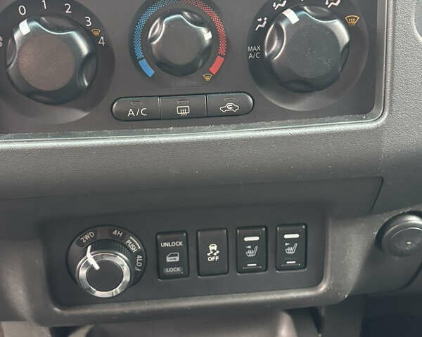 Ниссан Навара, объемом двигателя 2.5 л и пробегом 301 тыс. км за 14500 $, фото 12 на Automoto.ua