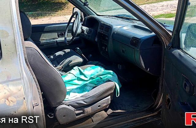 Ніссан Навара, об'ємом двигуна 2.5 л та пробігом 0 тис. км за 2300 $, фото 3 на Automoto.ua