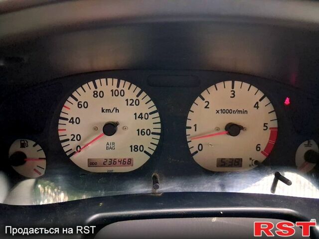 Ниссан Навара, объемом двигателя 2.5 л и пробегом 236 тыс. км за 5500 $, фото 4 на Automoto.ua