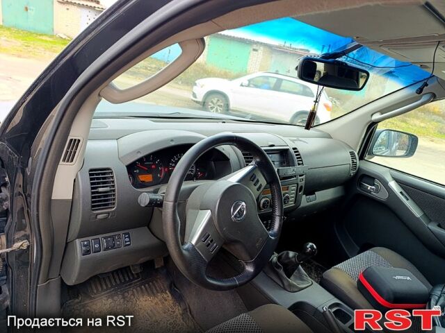 Ниссан Навара, объемом двигателя 2.5 л и пробегом 300 тыс. км за 4700 $, фото 4 на Automoto.ua