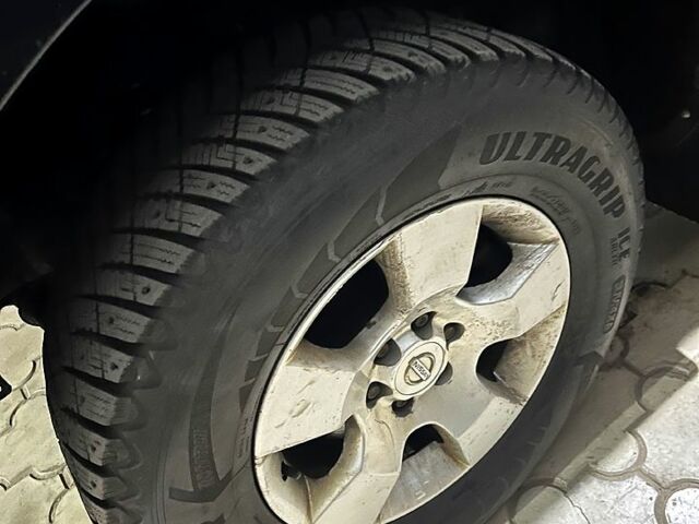 Ниссан Навара, объемом двигателя 2.5 л и пробегом 320 тыс. км за 8600 $, фото 7 на Automoto.ua