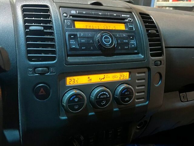 Ниссан Навара, объемом двигателя 2.5 л и пробегом 320 тыс. км за 8600 $, фото 4 на Automoto.ua