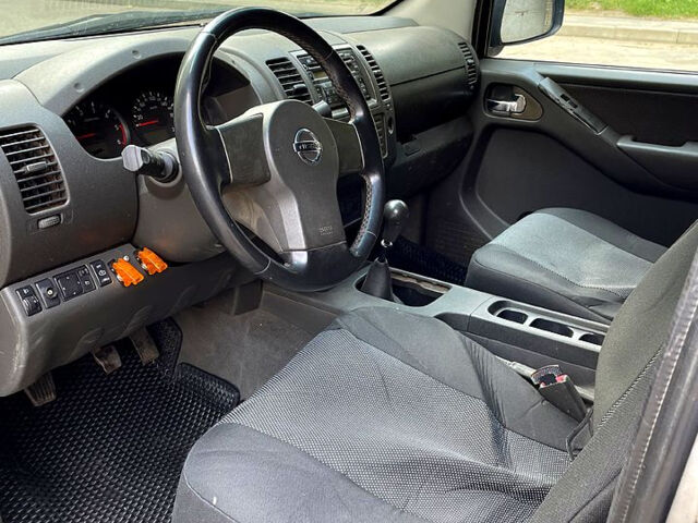 Ніссан Навара, об'ємом двигуна 2.5 л та пробігом 251 тис. км за 4800 $, фото 3 на Automoto.ua