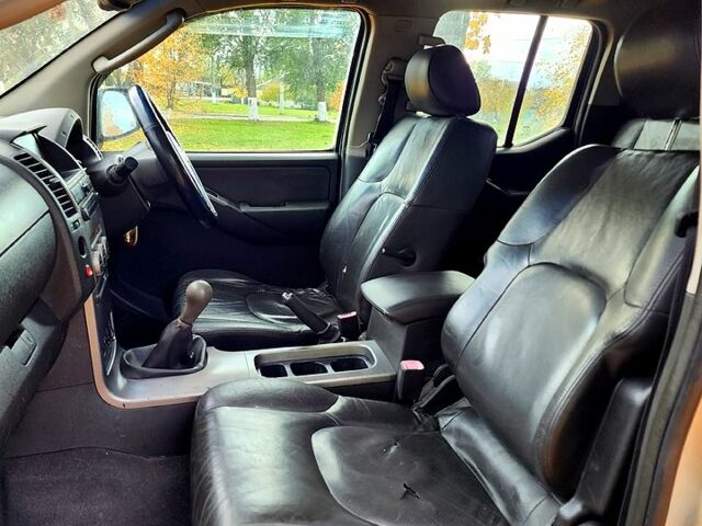 Ниссан Навара, объемом двигателя 2.5 л и пробегом 260 тыс. км за 4250 $, фото 7 на Automoto.ua