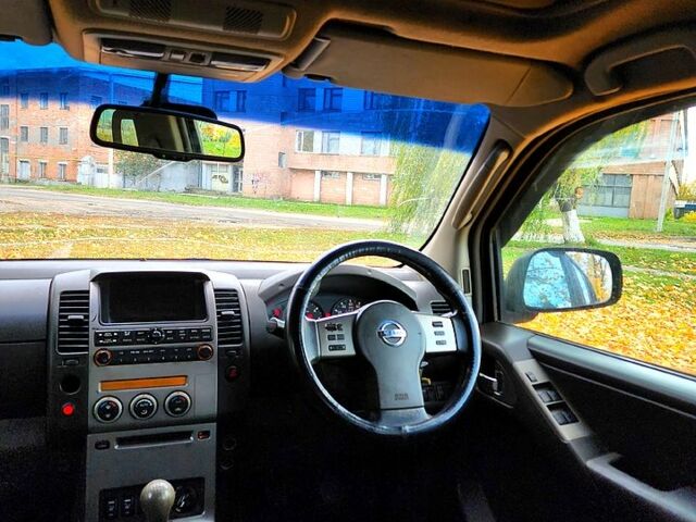 Ниссан Навара, объемом двигателя 2.5 л и пробегом 260 тыс. км за 4250 $, фото 6 на Automoto.ua