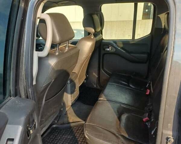 Серый Ниссан Навара, объемом двигателя 0 л и пробегом 321 тыс. км за 2970 $, фото 6 на Automoto.ua