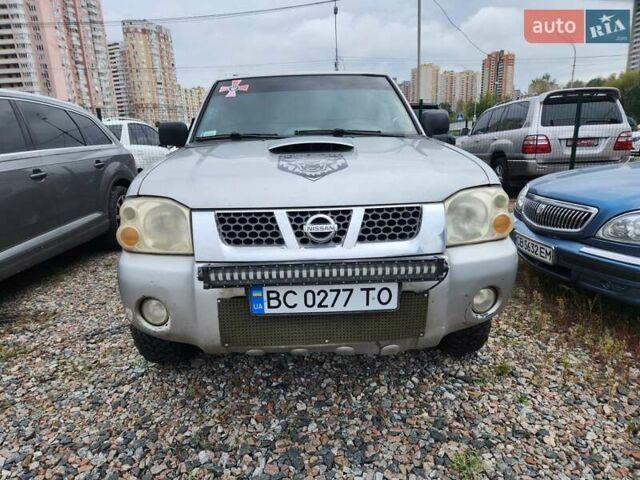 Серый Ниссан Навара, объемом двигателя 2.7 л и пробегом 240 тыс. км за 7999 $, фото 8 на Automoto.ua