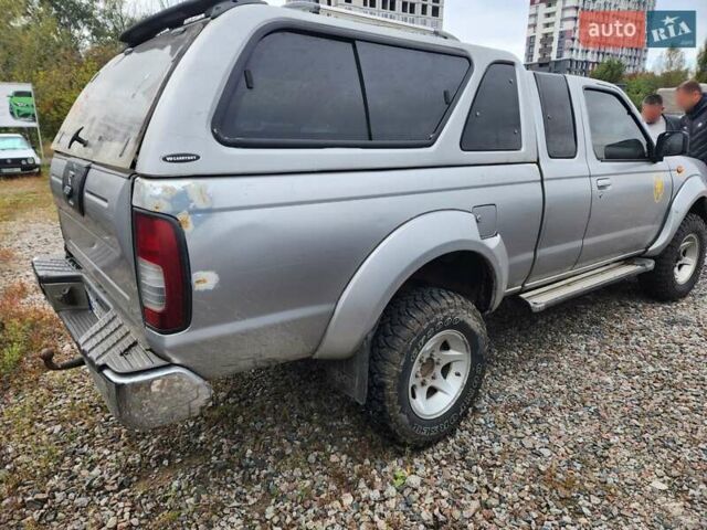 Серый Ниссан Навара, объемом двигателя 2.7 л и пробегом 240 тыс. км за 7999 $, фото 5 на Automoto.ua