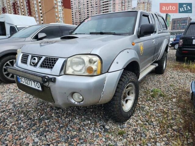 Серый Ниссан Навара, объемом двигателя 2.7 л и пробегом 240 тыс. км за 7999 $, фото 7 на Automoto.ua