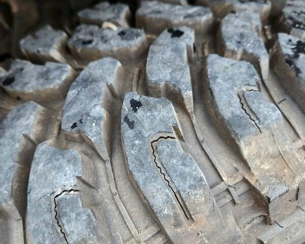 Серый Ниссан Навара, объемом двигателя 2.7 л и пробегом 240 тыс. км за 7999 $, фото 25 на Automoto.ua