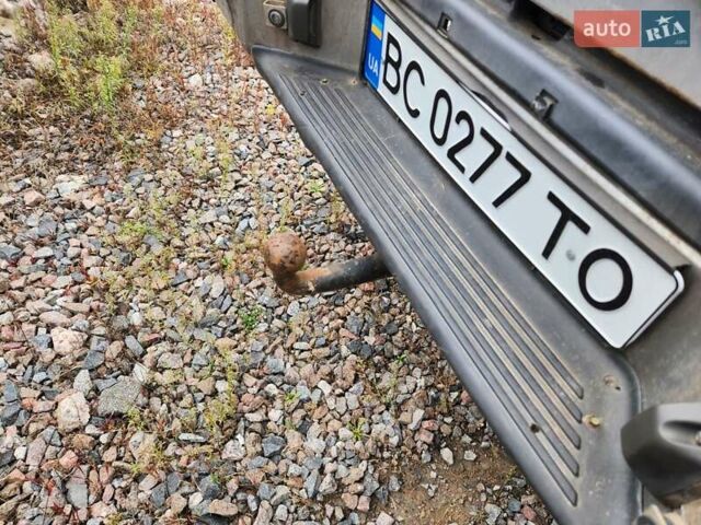 Серый Ниссан Навара, объемом двигателя 2.7 л и пробегом 240 тыс. км за 7999 $, фото 6 на Automoto.ua