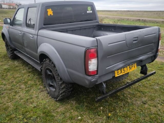 Серый Ниссан Навара, объемом двигателя 0 л и пробегом 200 тыс. км за 4500 $, фото 2 на Automoto.ua