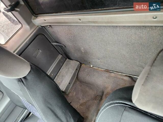 Серый Ниссан Навара, объемом двигателя 2.7 л и пробегом 240 тыс. км за 7999 $, фото 15 на Automoto.ua