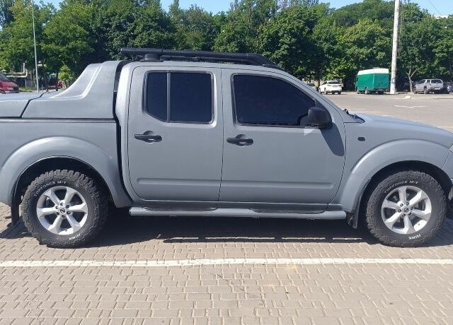 Ниссан Навара 2005 в Одессе на Automoto.ua Серый Ниссан Навара, объемом двигателя 2.5 л и пробегом 280 тыс. км за 12000 $, фото 5 на Automoto.ua