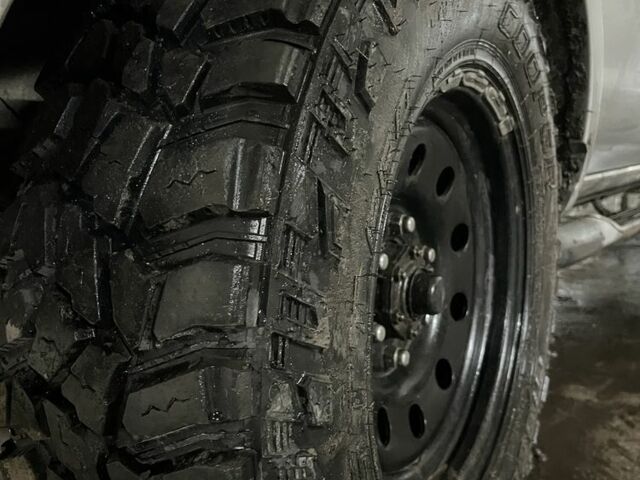 Серый Ниссан Навара, объемом двигателя 2.5 л и пробегом 171 тыс. км за 5937 $, фото 6 на Automoto.ua