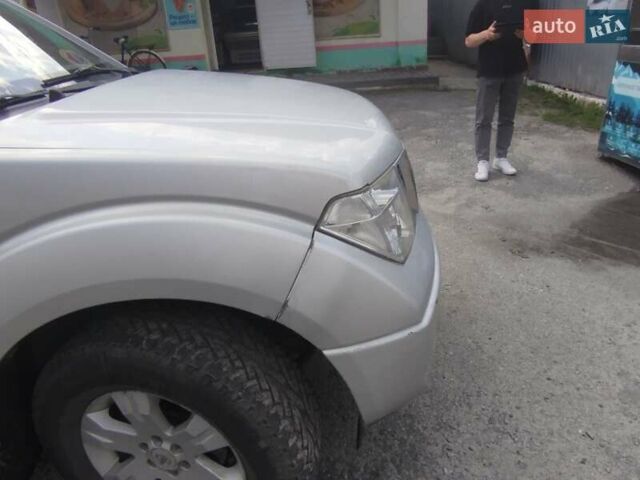 Сірий Ніссан Навара, об'ємом двигуна 2.49 л та пробігом 285 тис. км за 11500 $, фото 2 на Automoto.ua