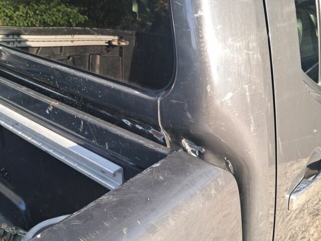 Серый Ниссан Навара, объемом двигателя 2.5 л и пробегом 240 тыс. км за 6000 $, фото 6 на Automoto.ua